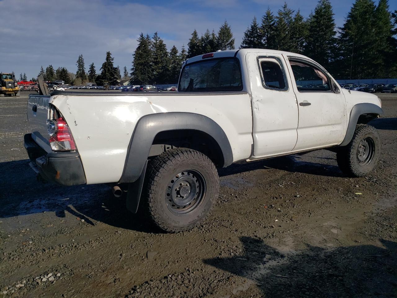 2010 Toyota Tacoma - Image 3