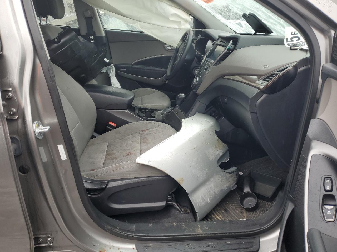 2017 Hyundai Santa Fe - Image 7