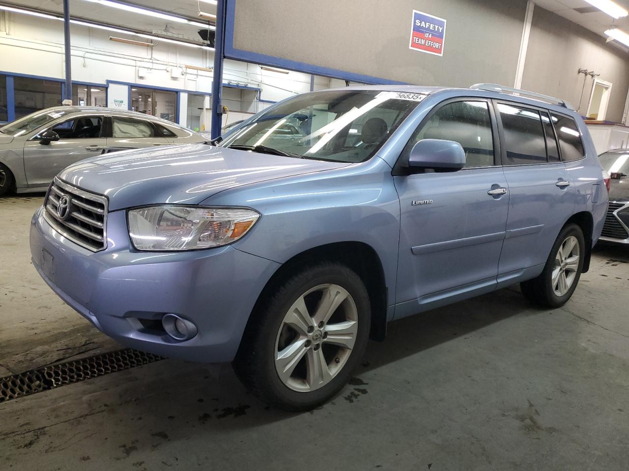 2010 Toyota Highlander - Image 1