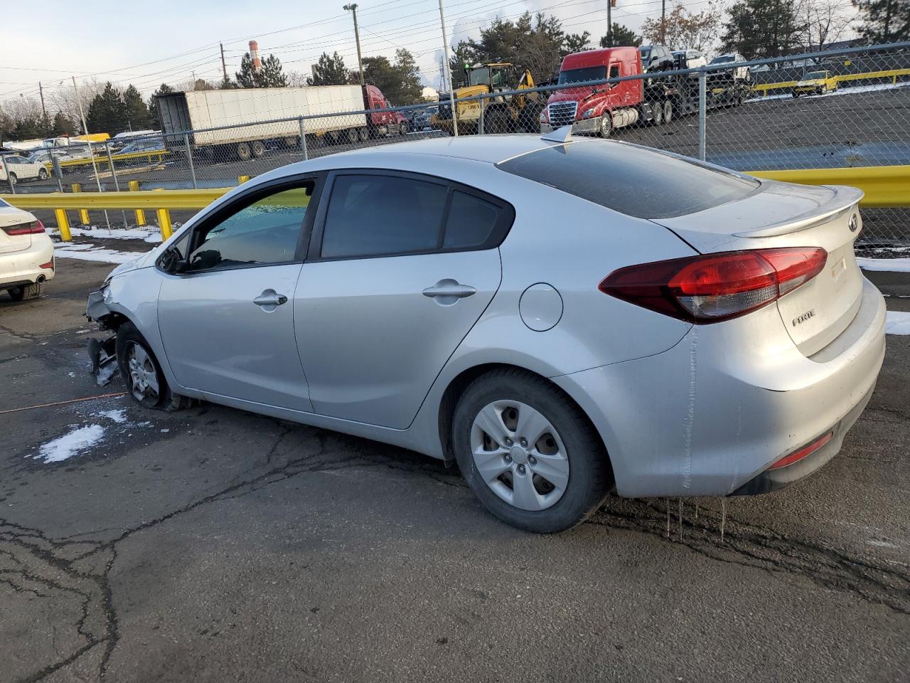 2017 Kia Forte - Image 2