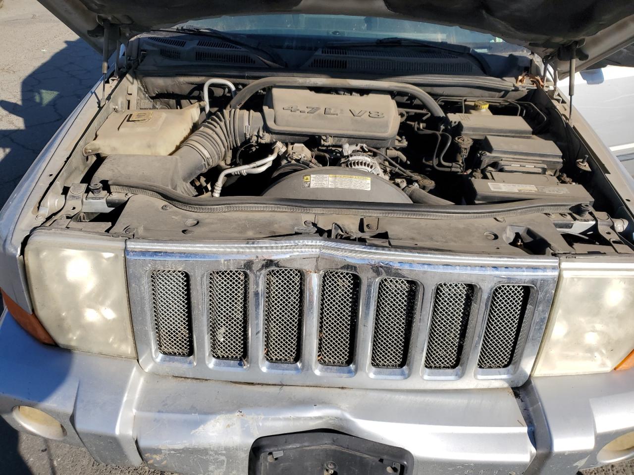 2008 Jeep Commander - Image 12