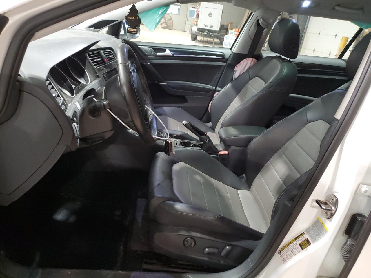 2015 Volkswagen Golf - Image 7