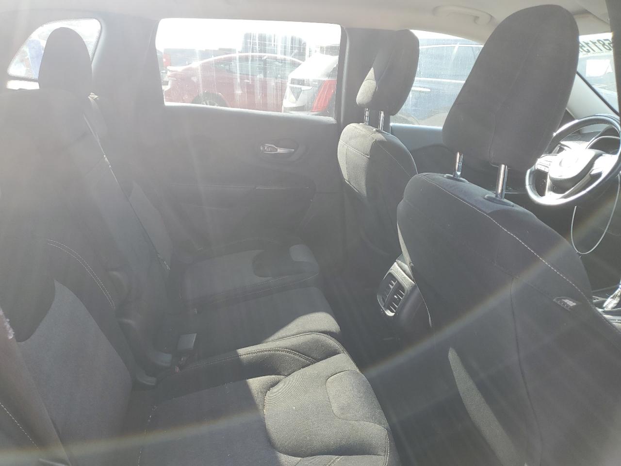 2014 Jeep Grand Cherokee - Image 11