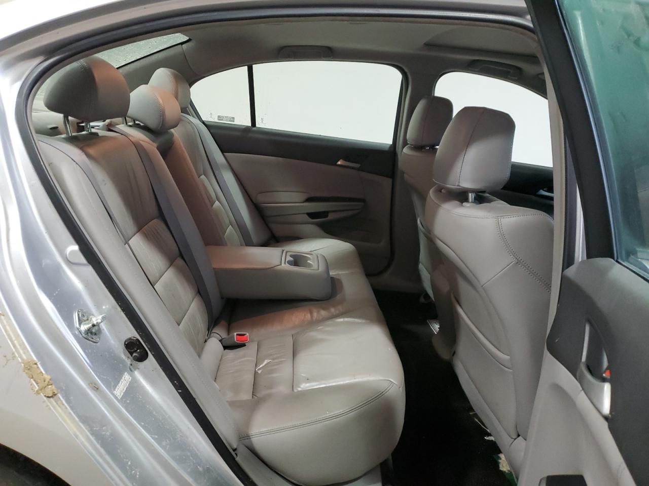 2009 Honda Accord - Image 10
