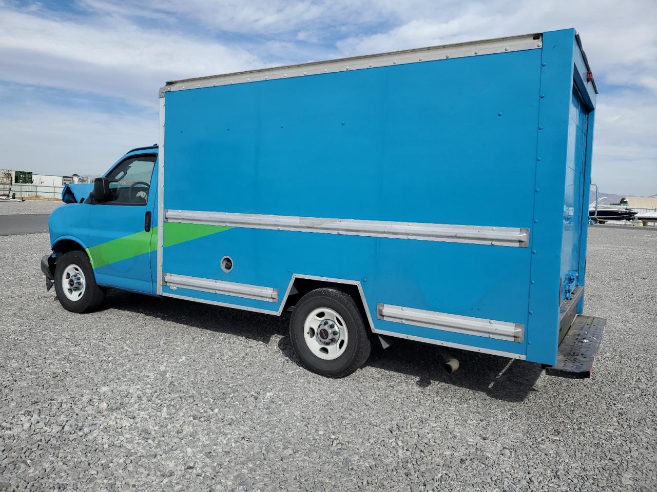 2017 GMC Savana - Image 2
