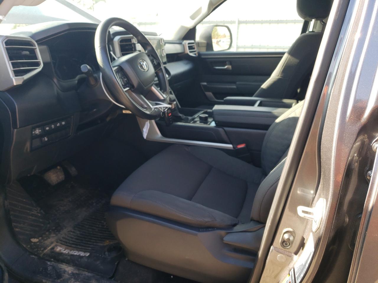 2023 Toyota Tundra - Image 7