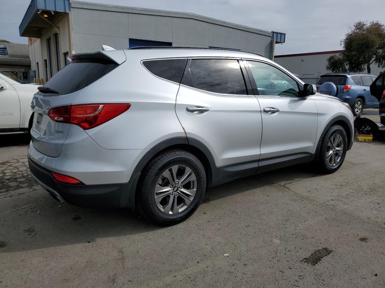 2016 Hyundai Santa Fe - Image 3