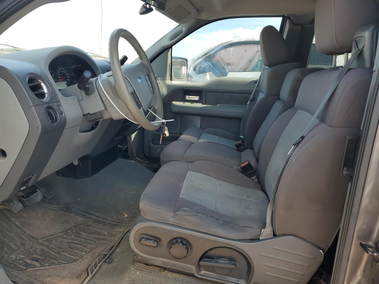 2004 Ford F-150 - Image 7