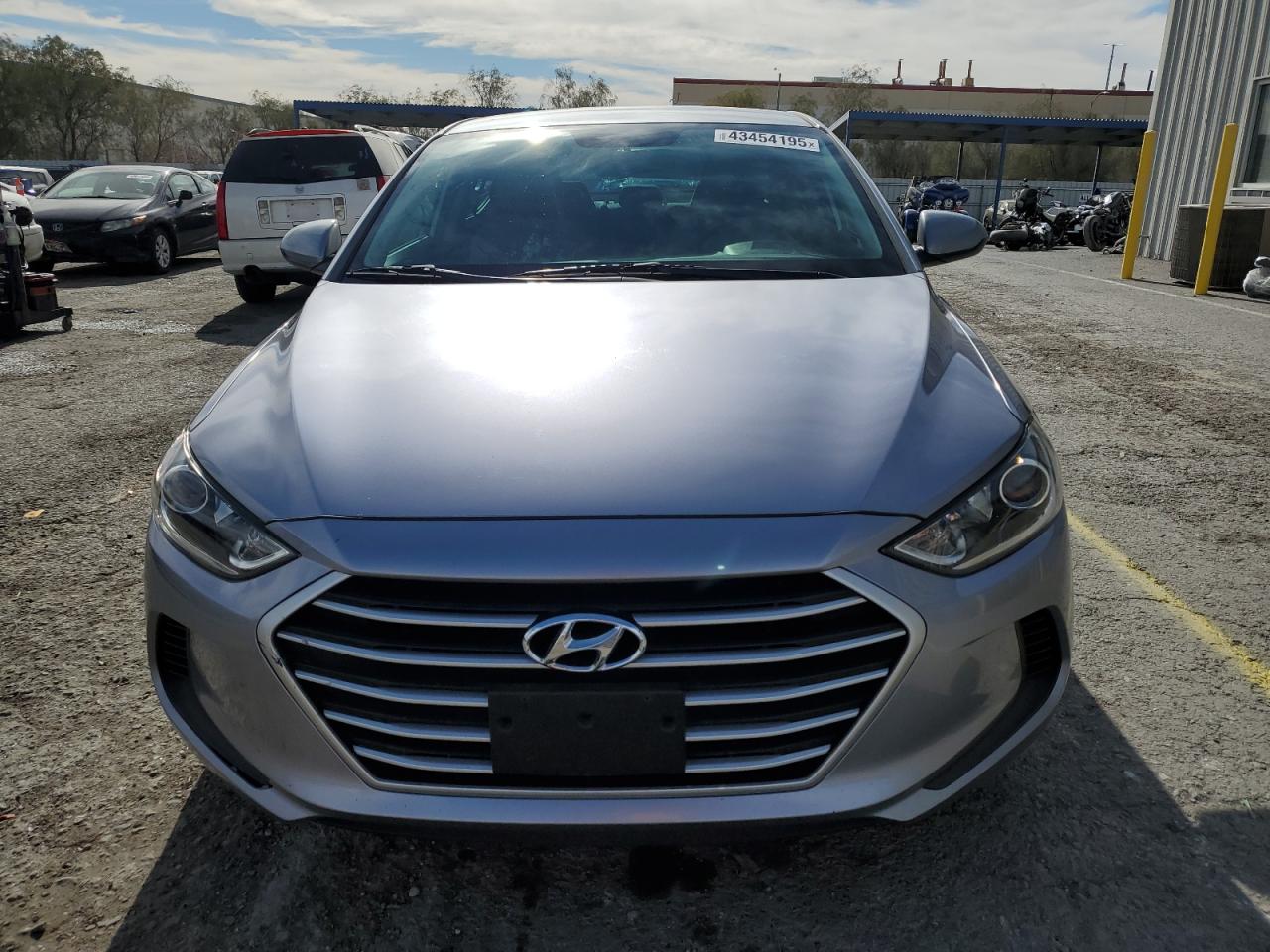 2017 Hyundai Elantra - Image 5