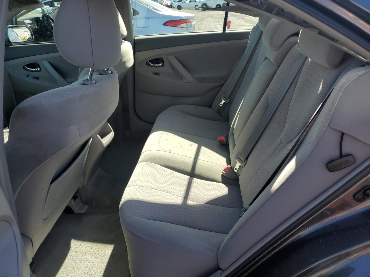 2011 Toyota Camry - Image 11