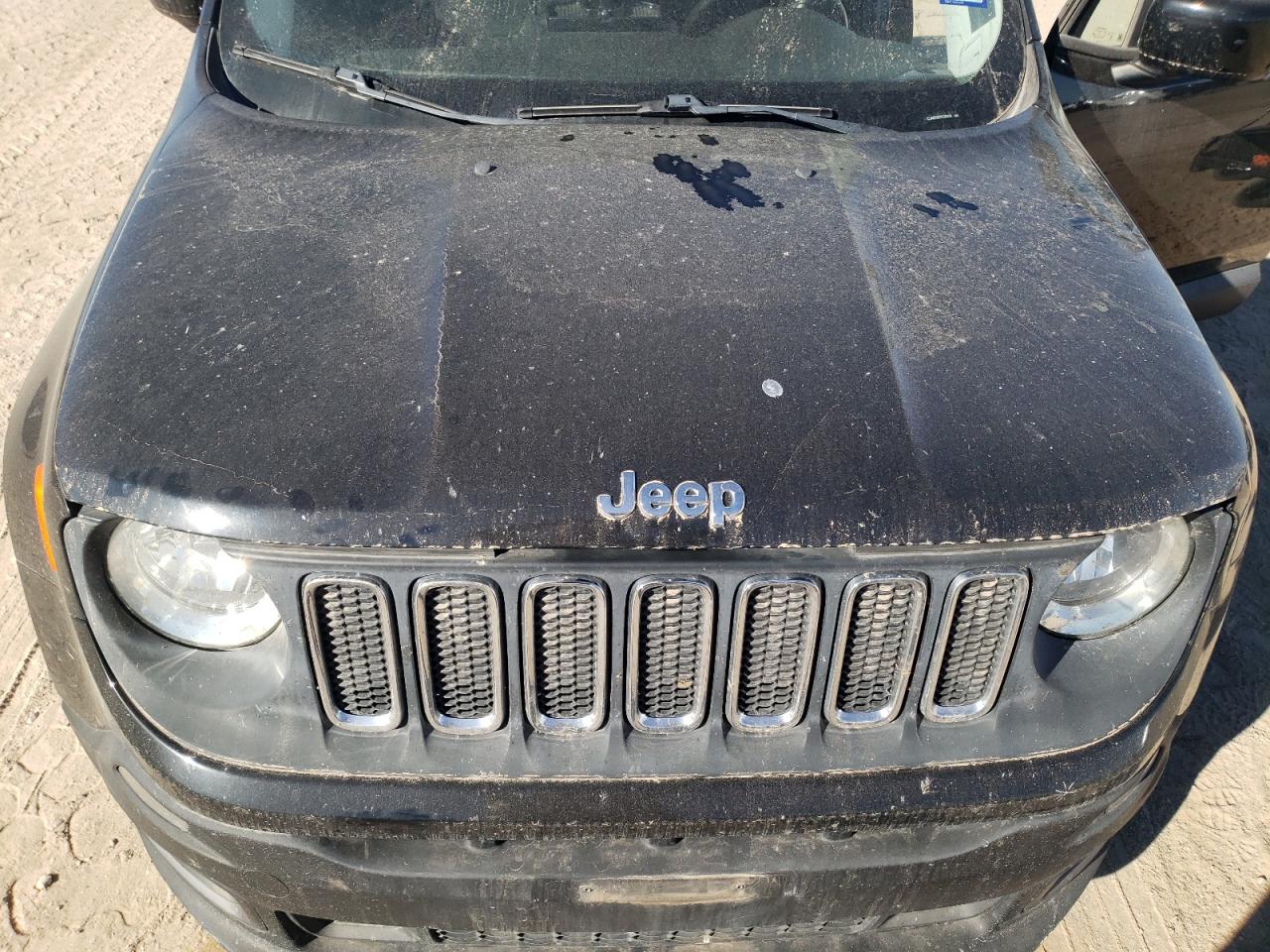 2015 Jeep Renegade - Image 12