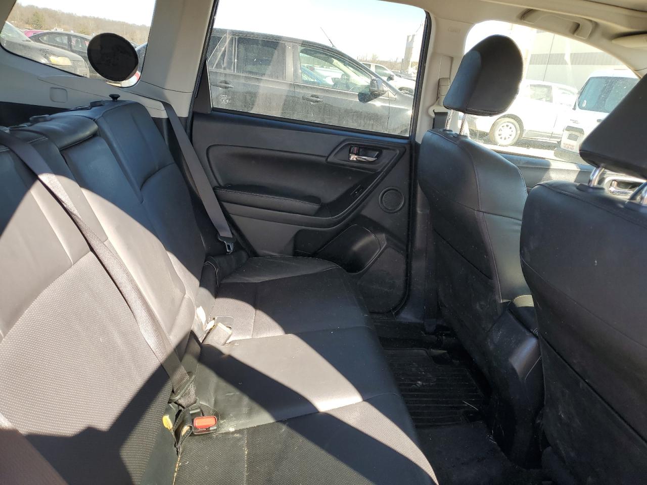 2015 Subaru Forester - Image 11