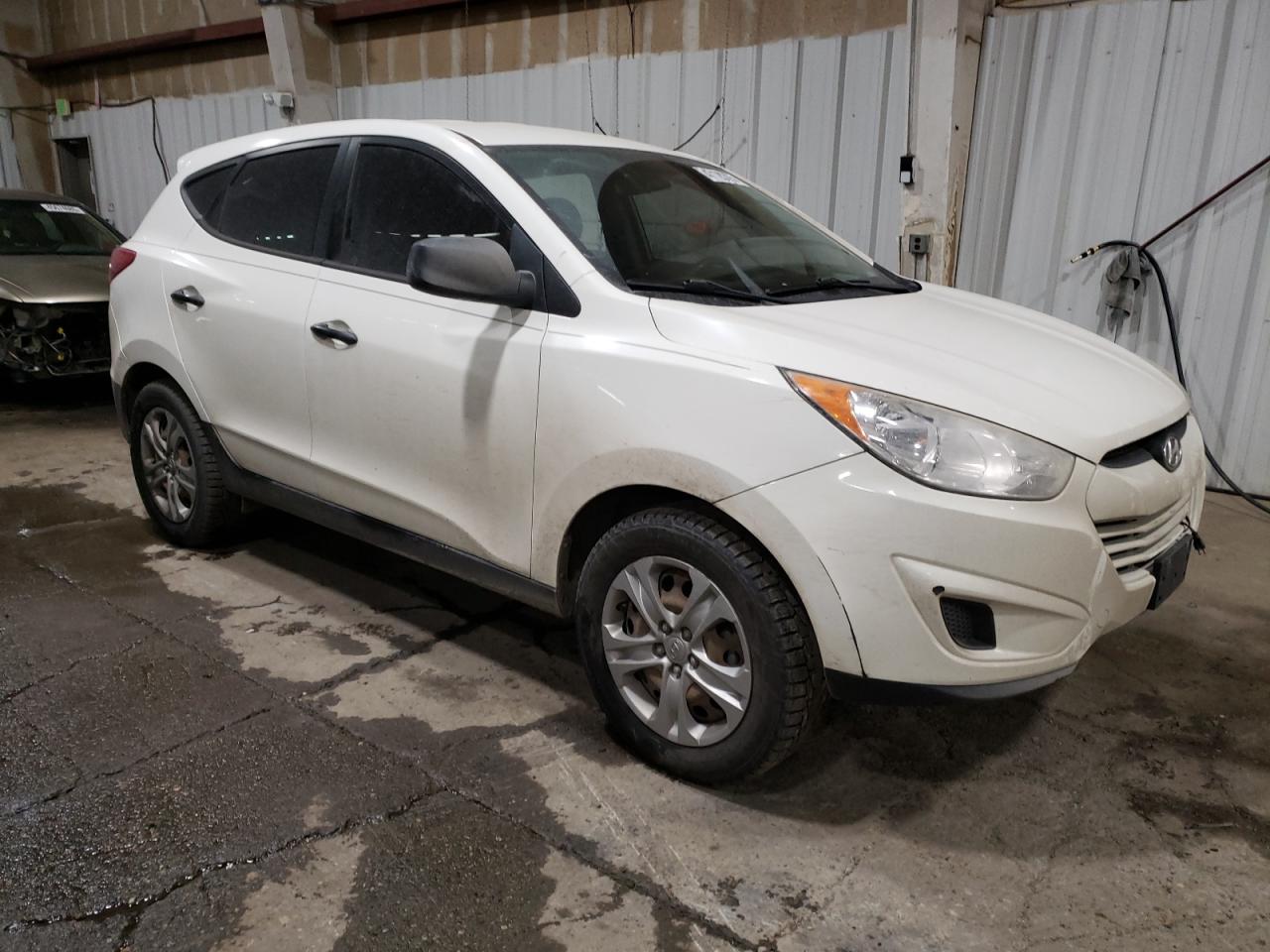 2010 Hyundai Tucson - Image 4