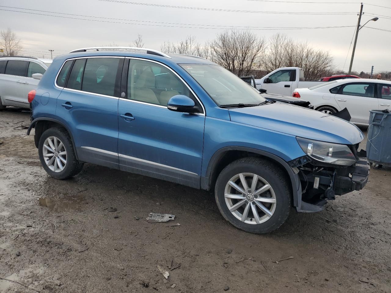 2017 Volkswagen Tiguan - Image 4