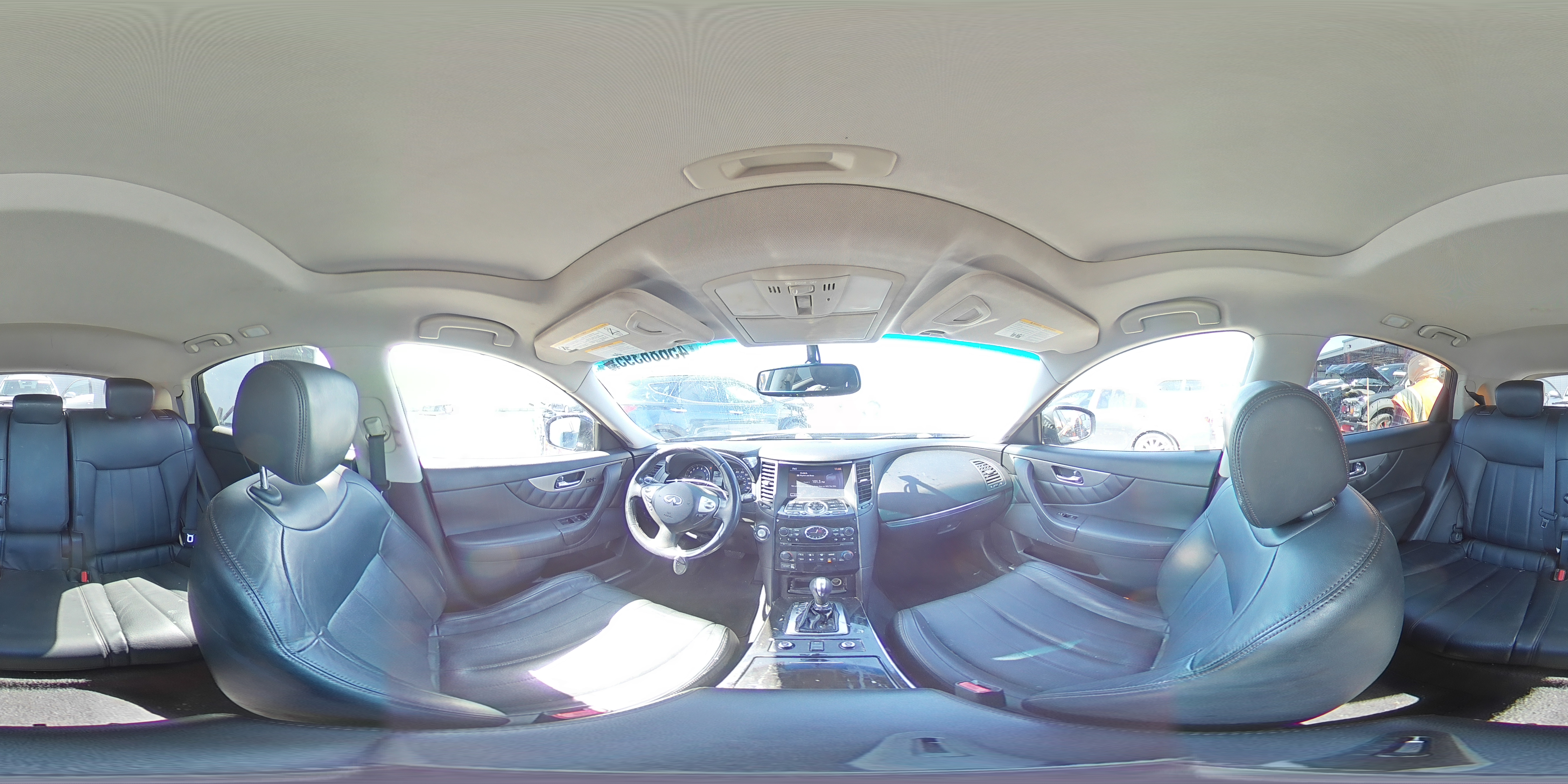 2016 Infiniti QX70 - Image 16