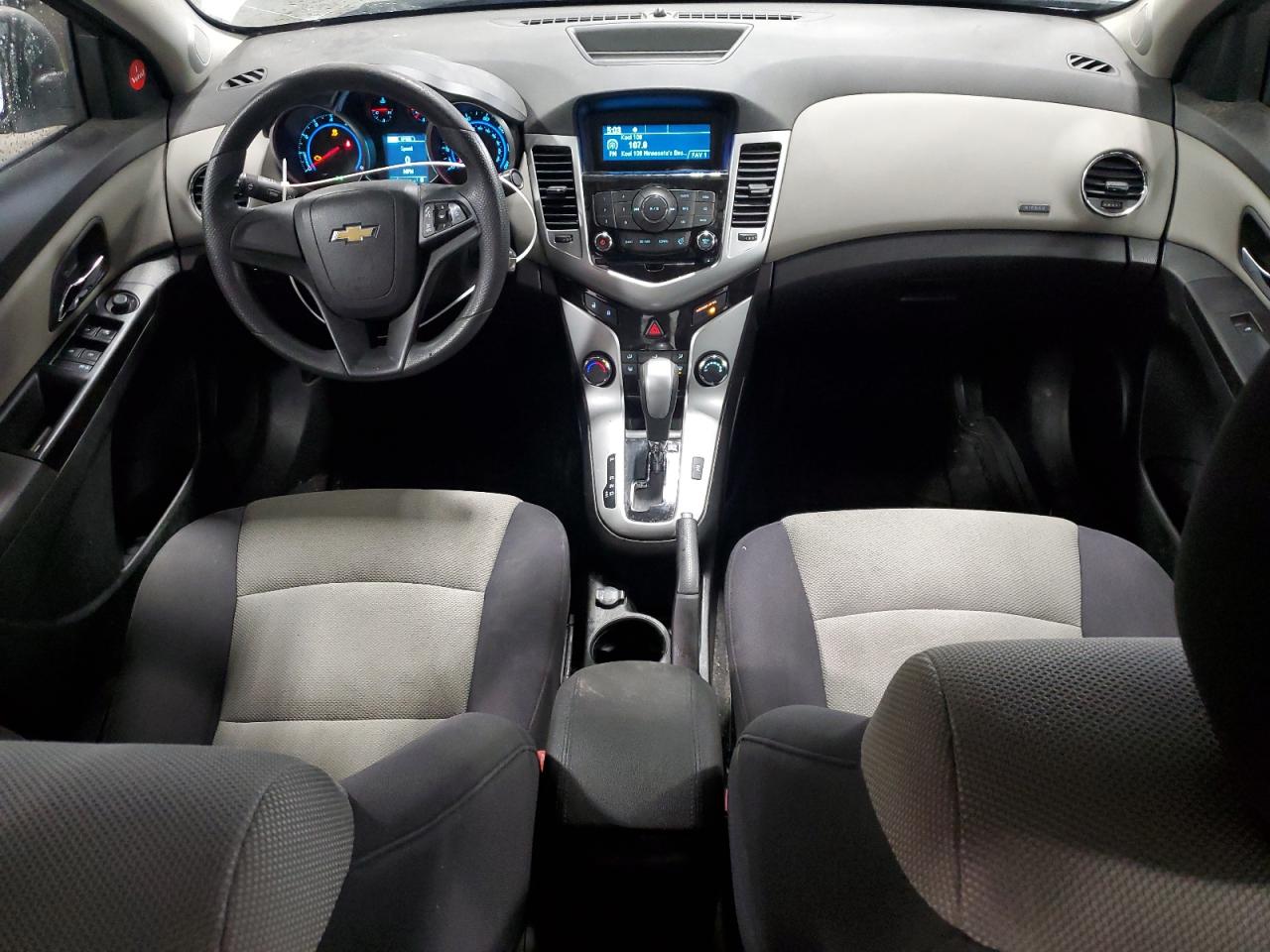 2013 Chevrolet Cruze - Image 8