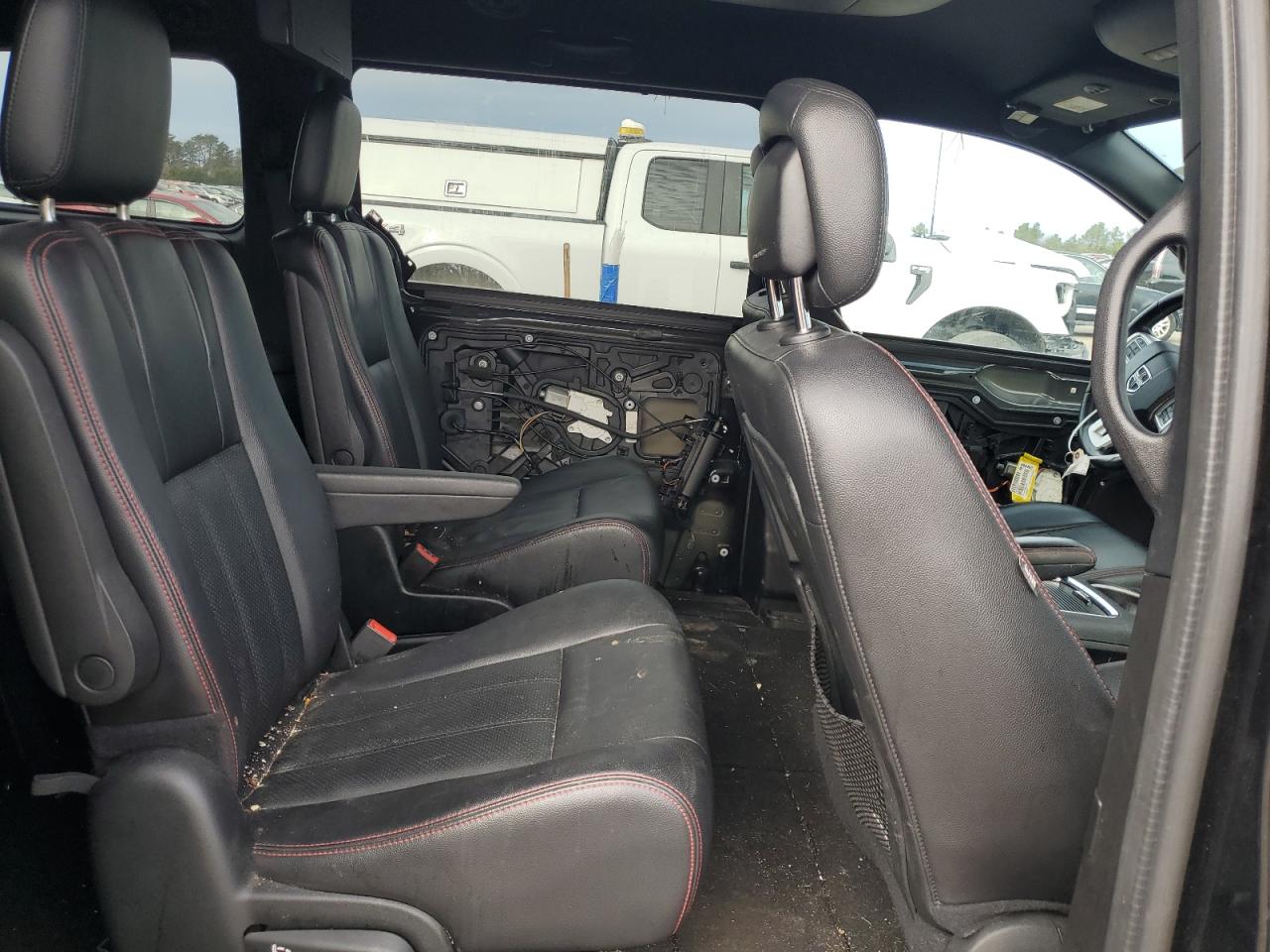 2018 Dodge Caravan - Image 10