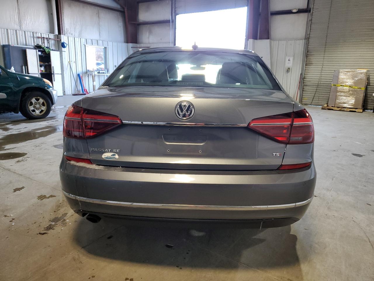 2017 Volkswagen Passat - Image 6