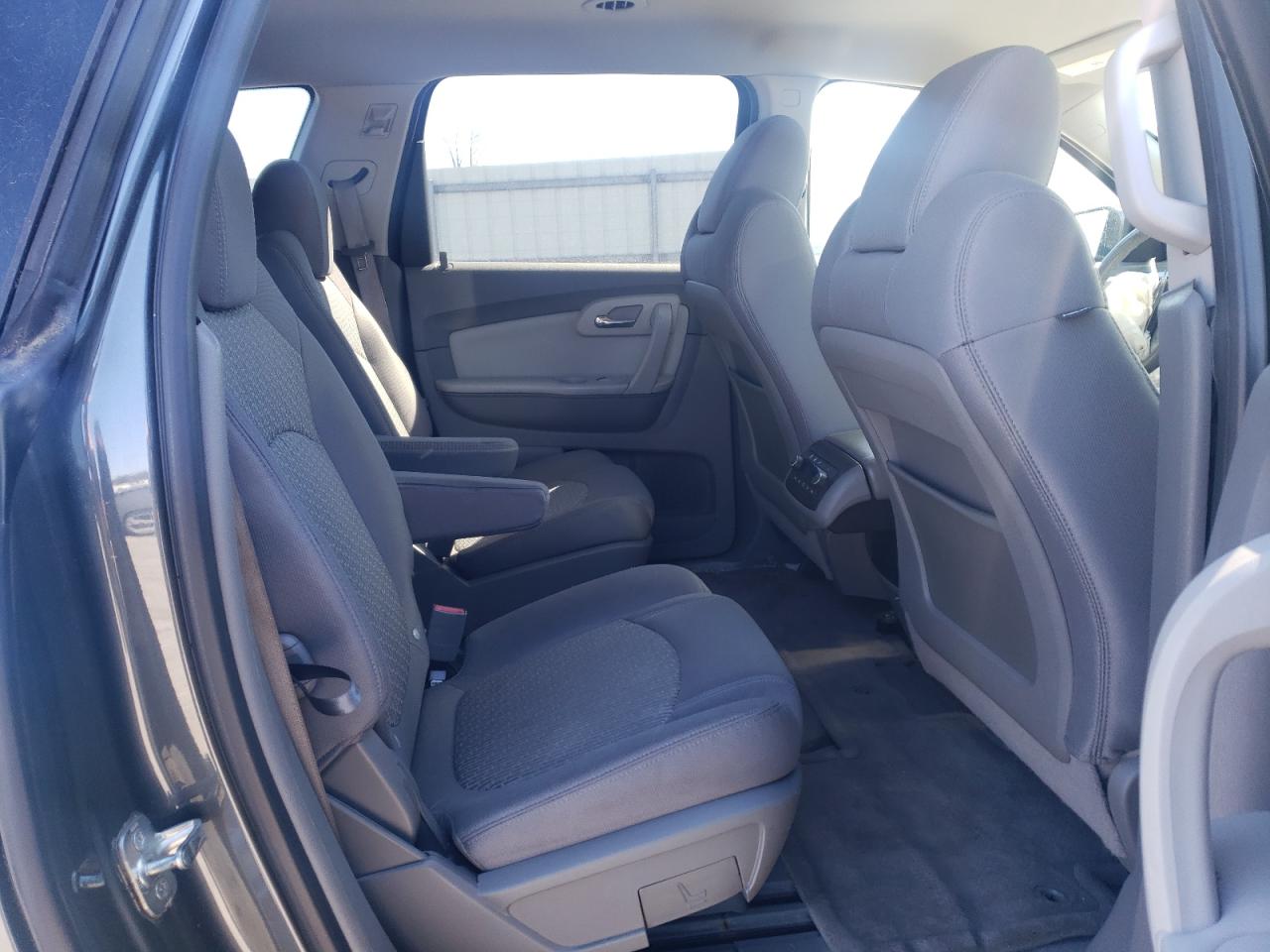 2010 Chevrolet Traverse - Image 11