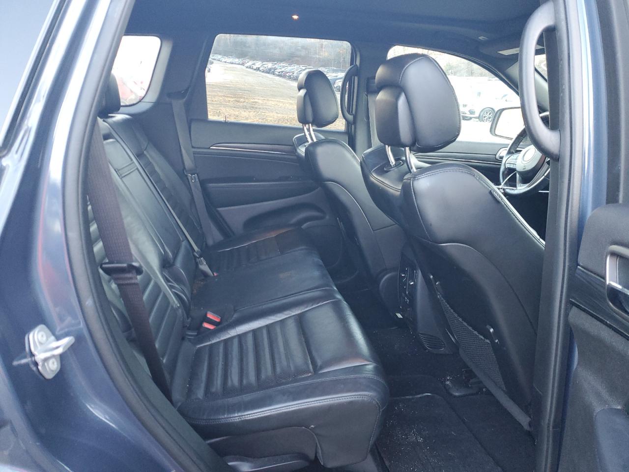 2020 Jeep Grand Cherokee - Image 11