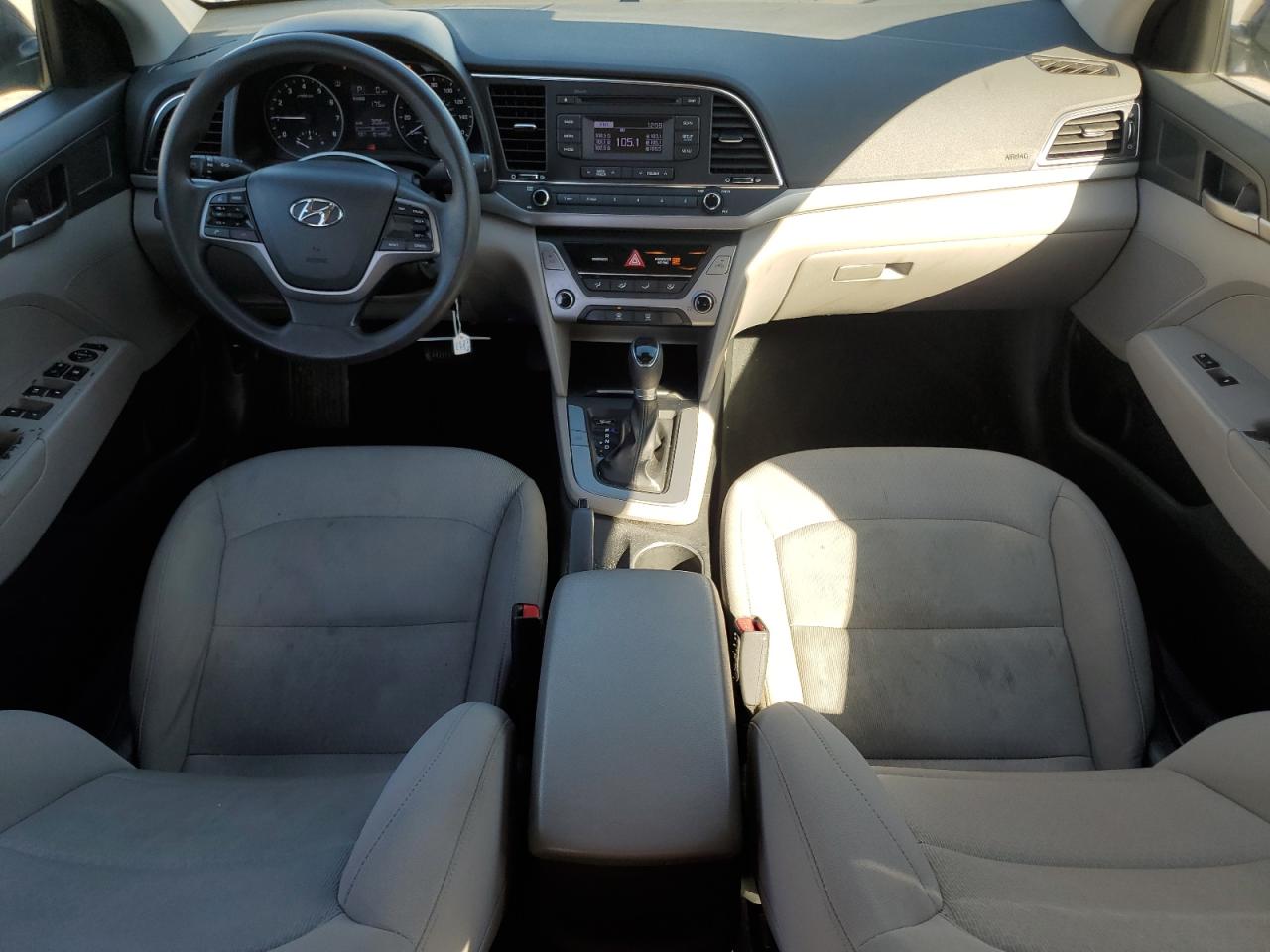 2018 Hyundai Elantra - Image 8