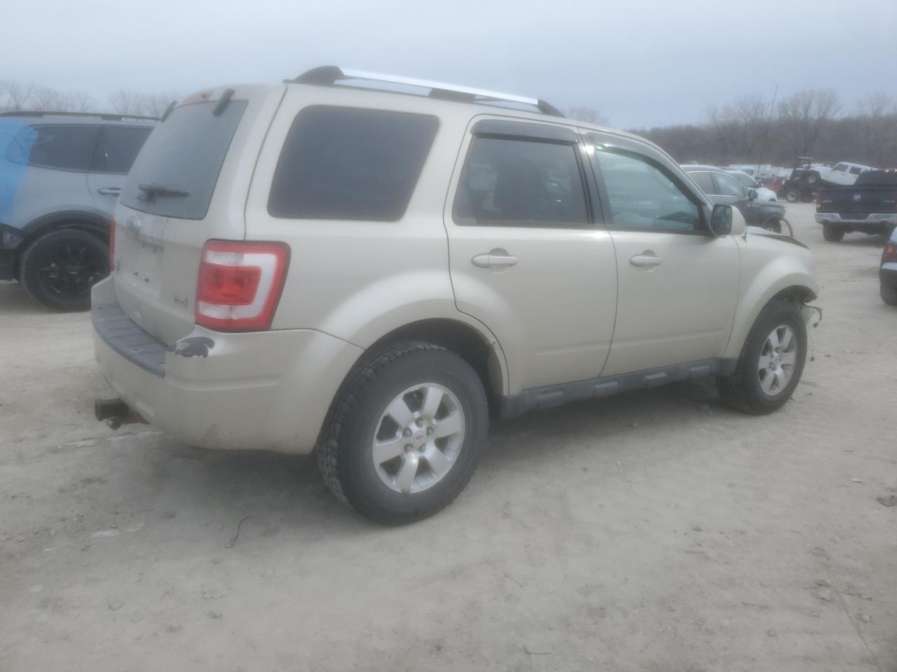 2010 Ford Escape - Image 3