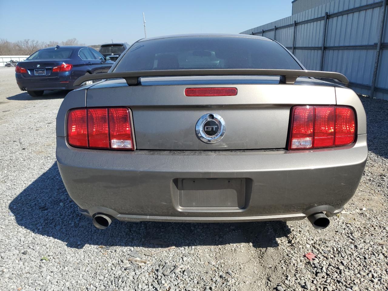 2005 Ford Mustang - Image 6