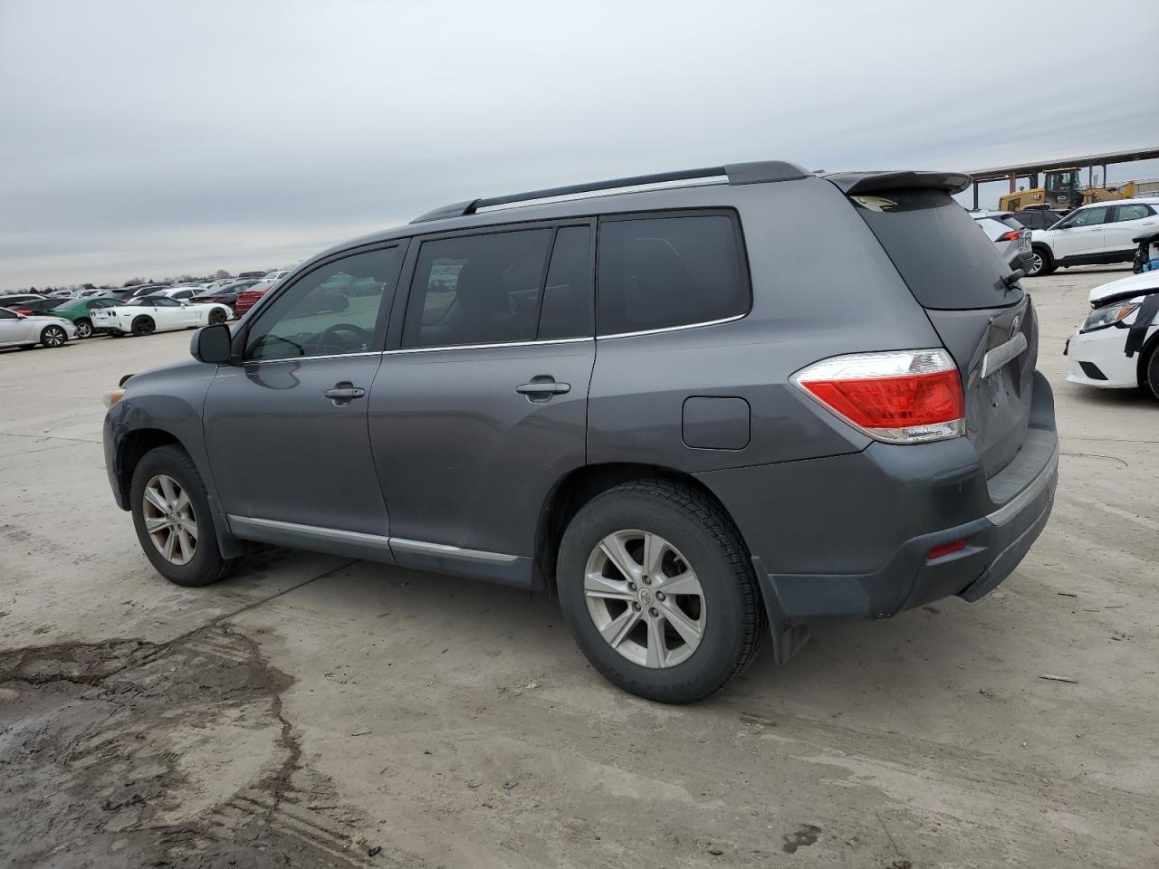 2012 Toyota Highlander - Image 2