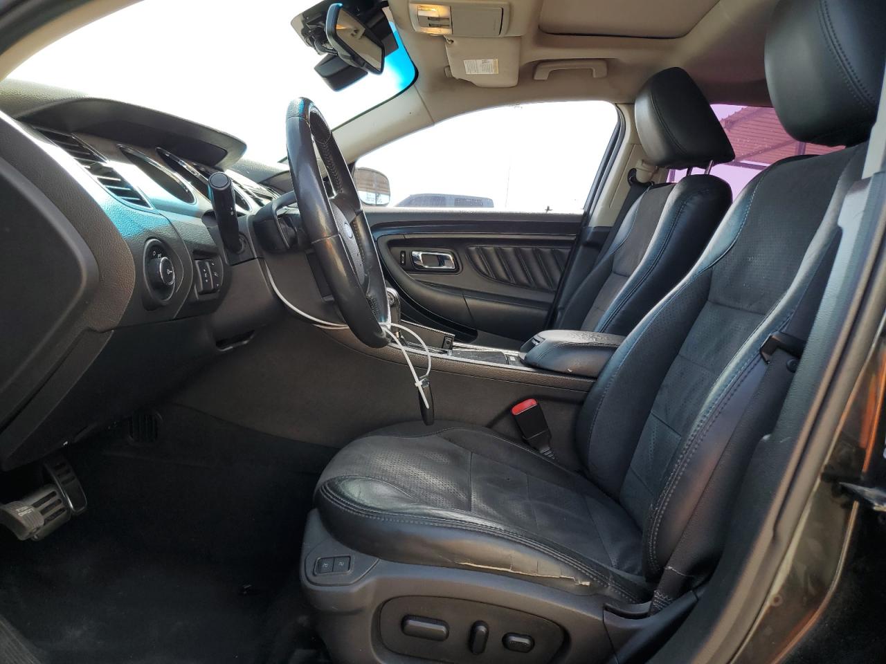 2010 Ford Taurus - Image 7