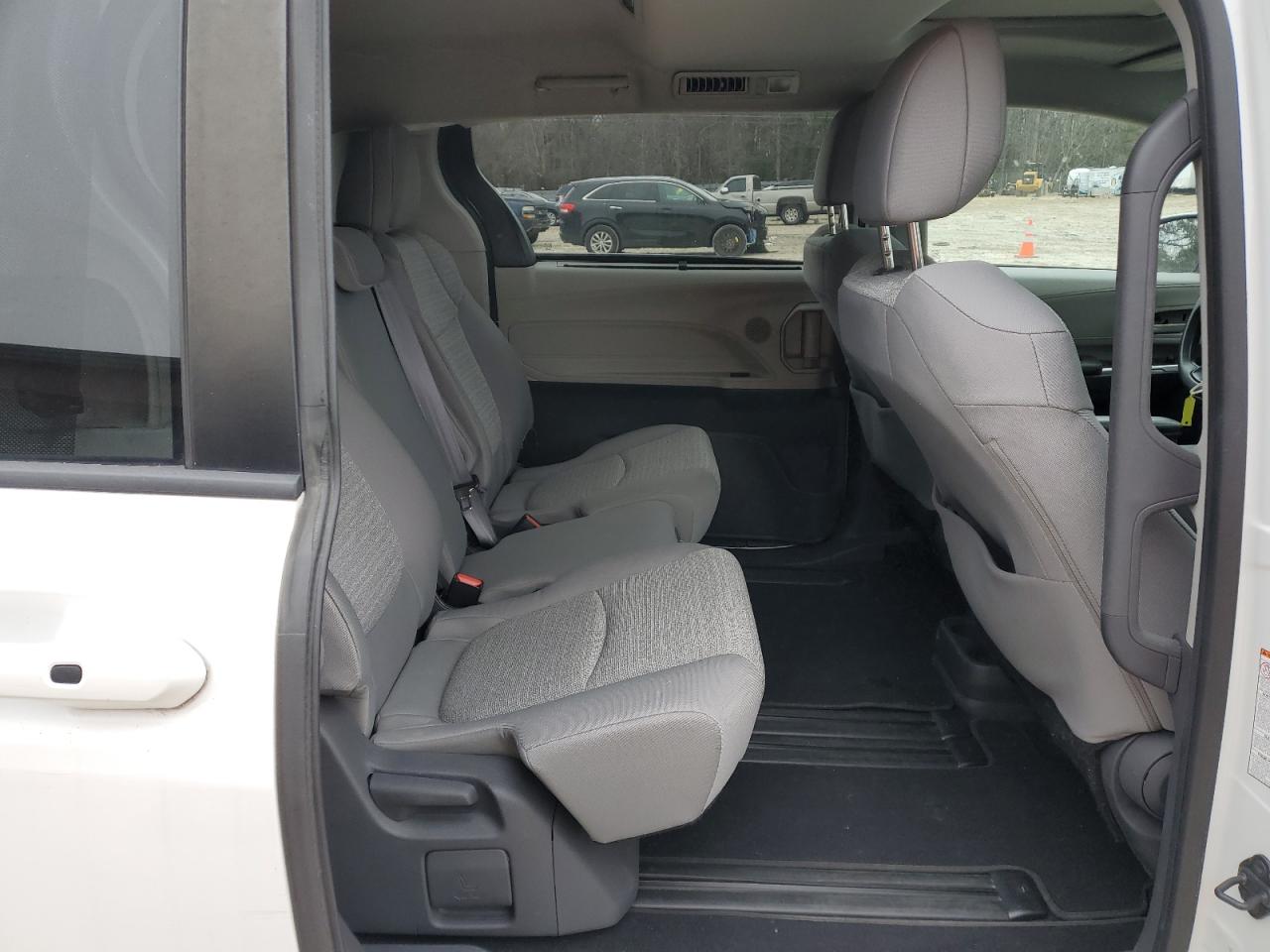 2021 Toyota Sienna - Image 11