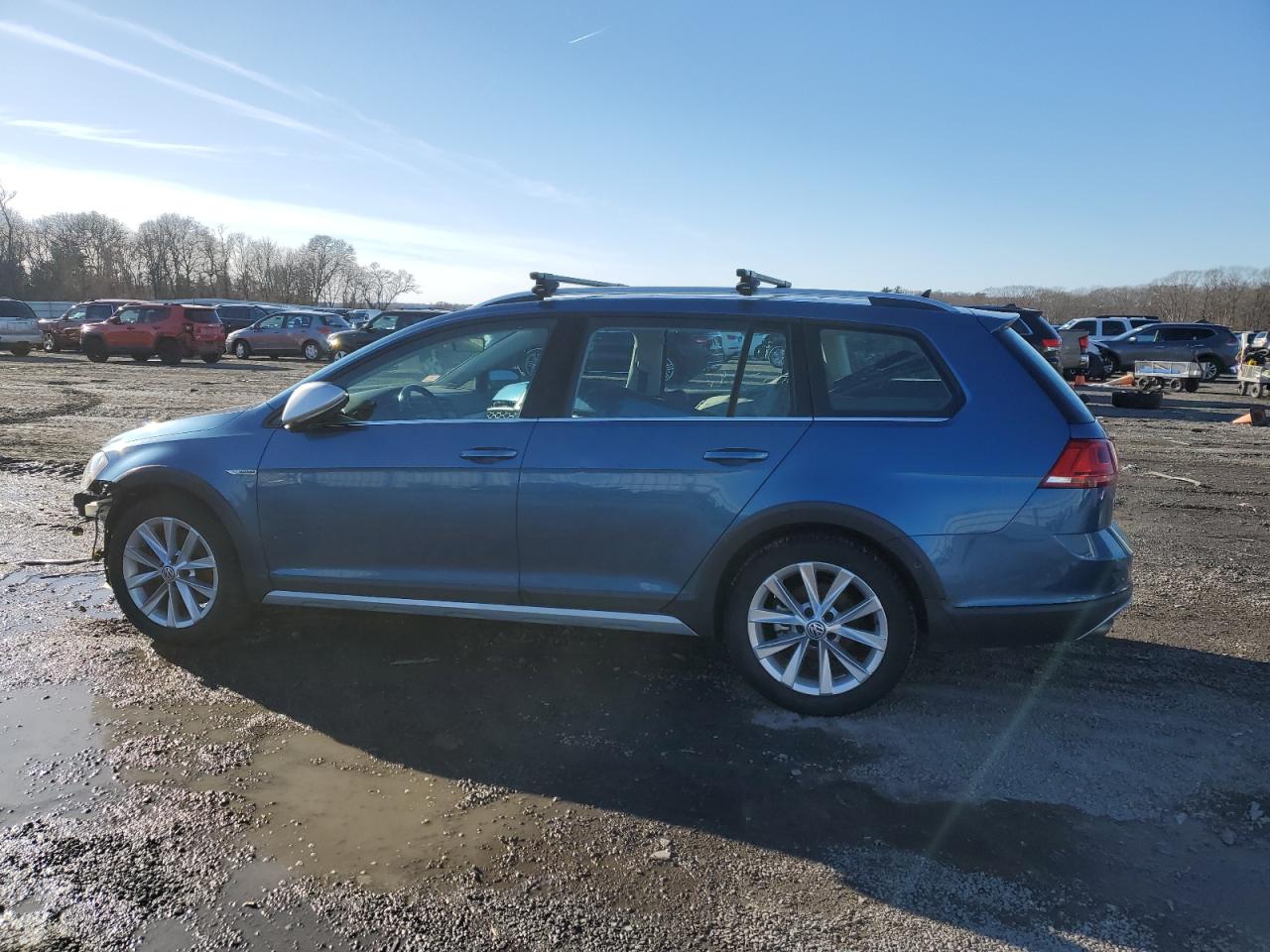 2017 Volkswagen Golf - Image 2