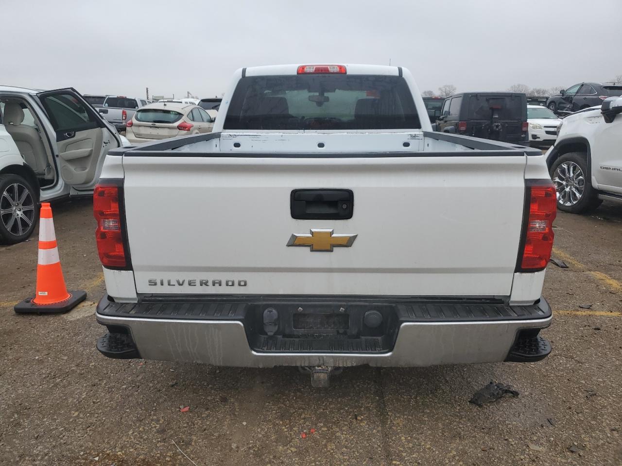 2015 Chevrolet Silverado - Image 6