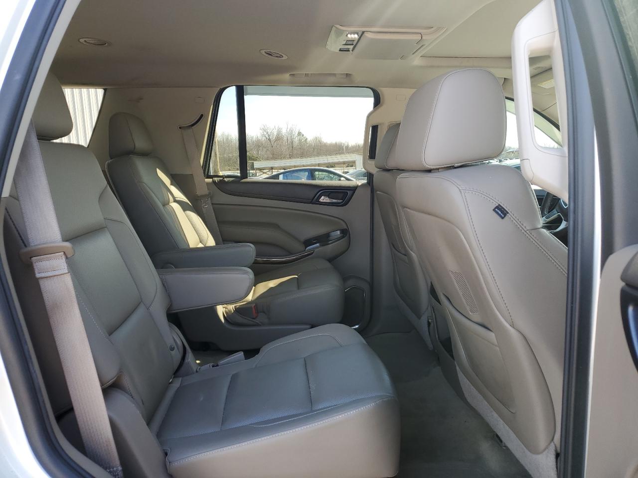2015 GMC Yukon - Image 11