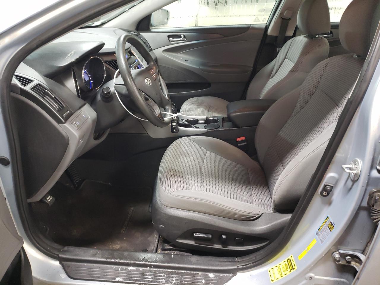 2011 Hyundai Sonata - Image 7