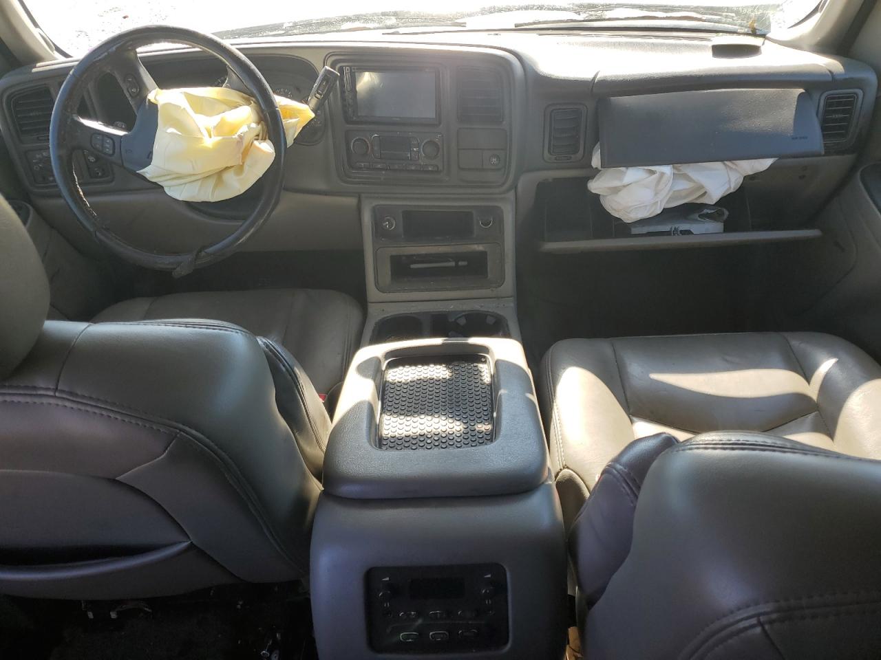 2004 Chevrolet Tahoe - Image 8
