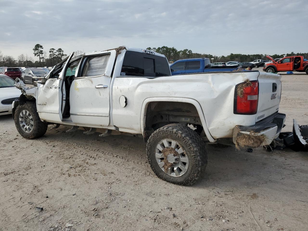2017 GMC Sierra - Image 2