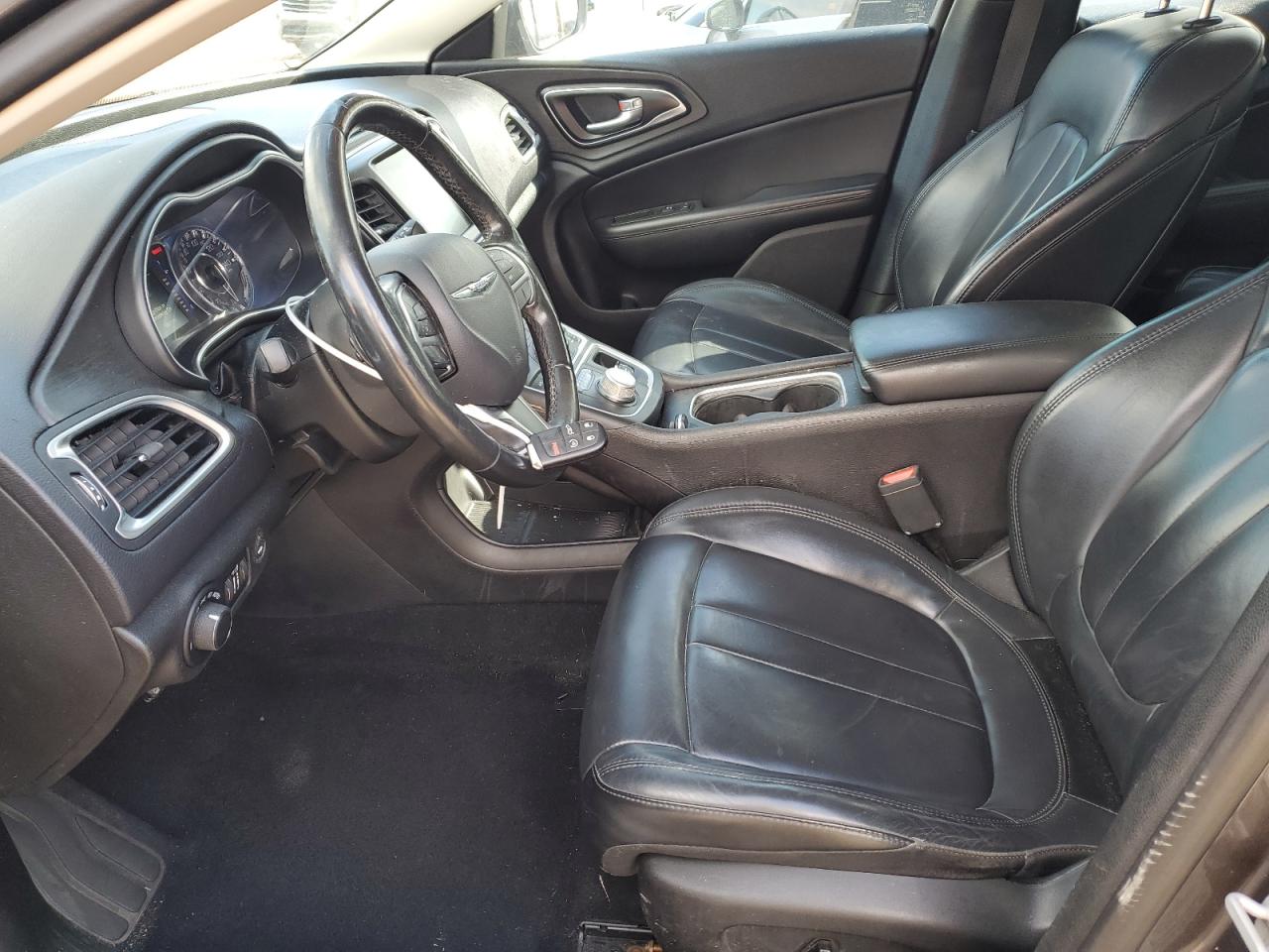 2017 Chrysler 200 - Image 7