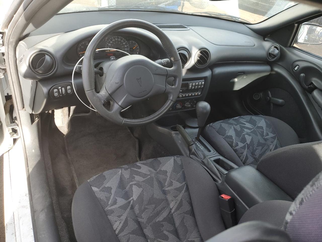 2003 Pontiac Sunfire - Image 8