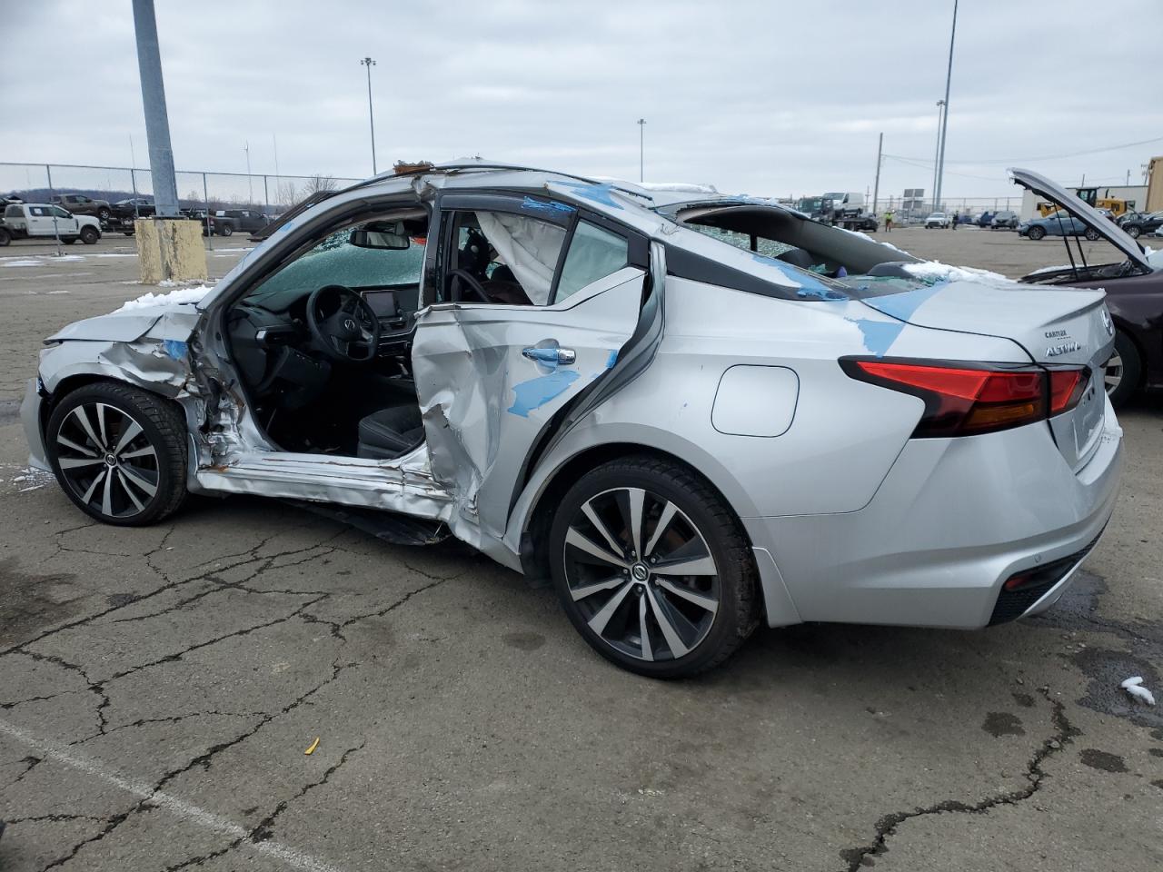 2019 Nissan Altima - Image 2