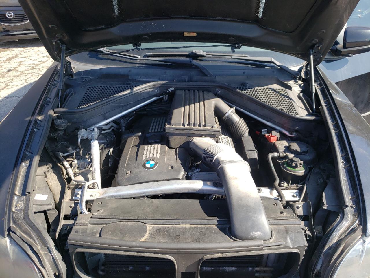 2010 BMW X5 - Image 12