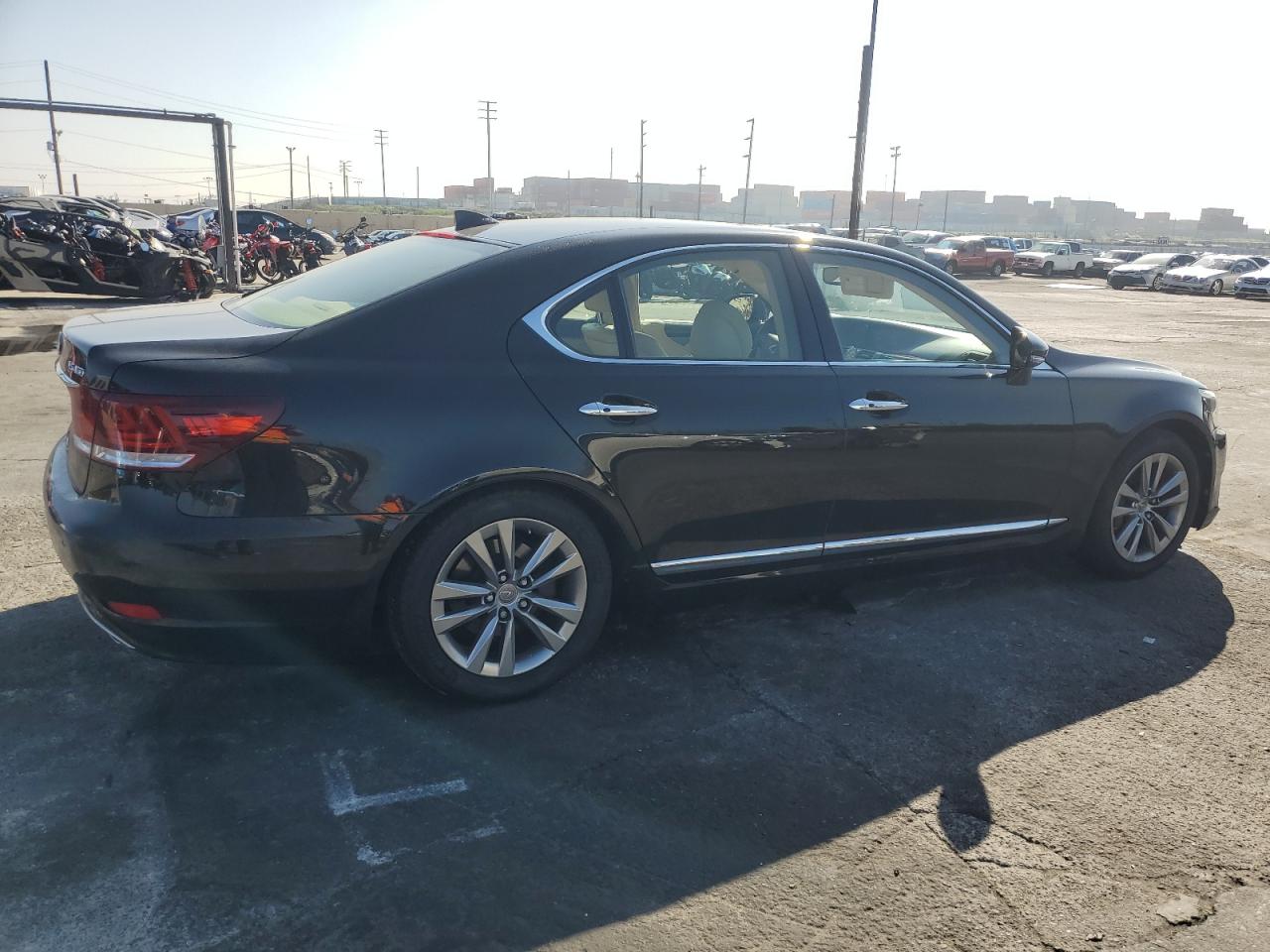 2015 Lexus LS - Image 3