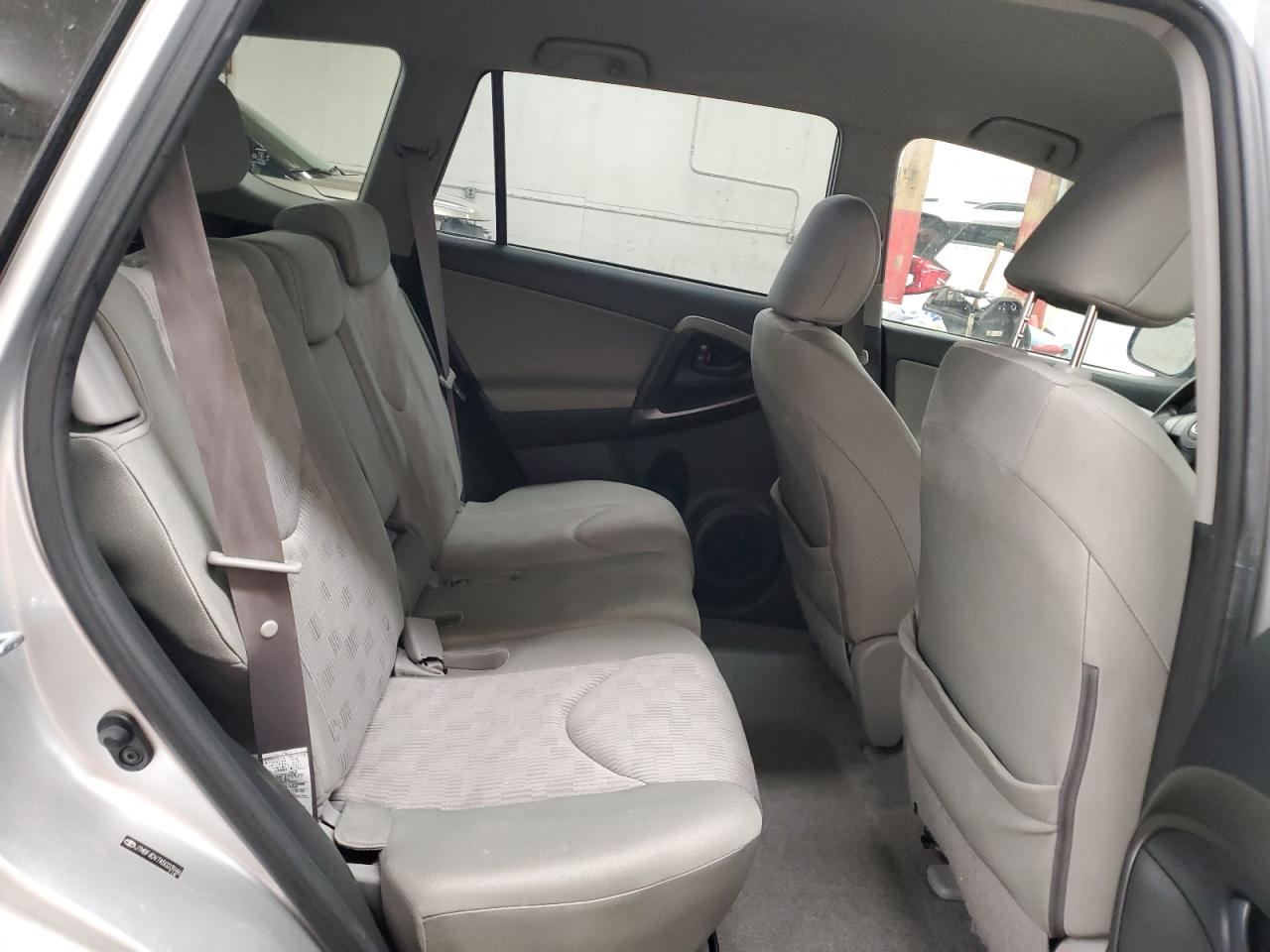 2010 Toyota RAV 4 - Image 11