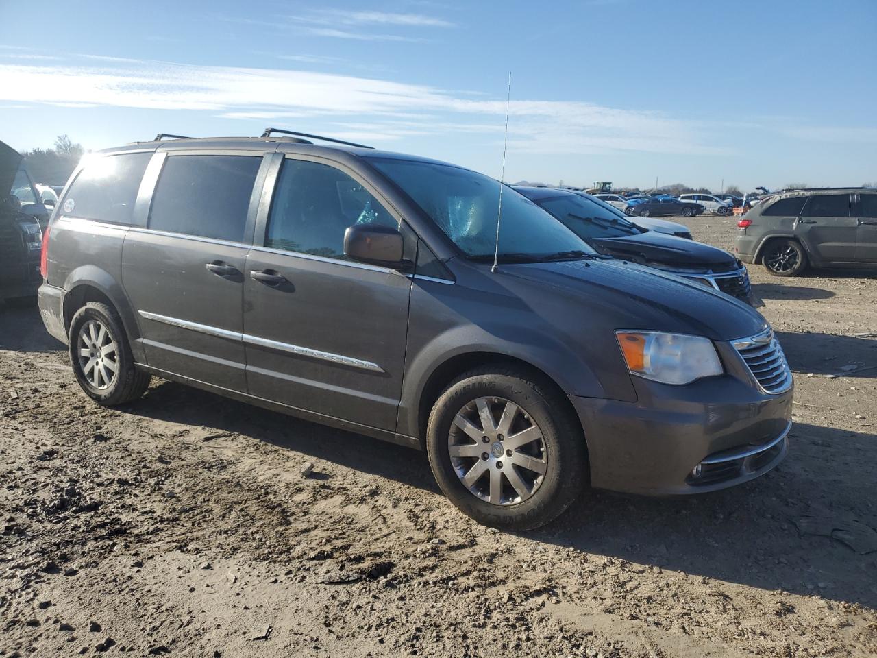 2015 Chrysler Town & Country - Image 4