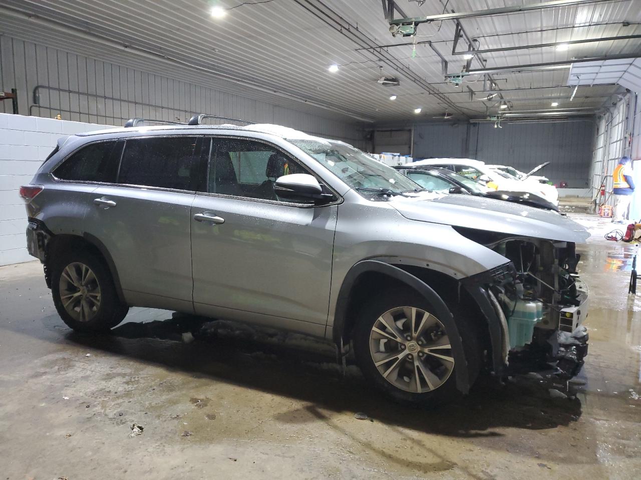 2015 Toyota Highlander - Image 4