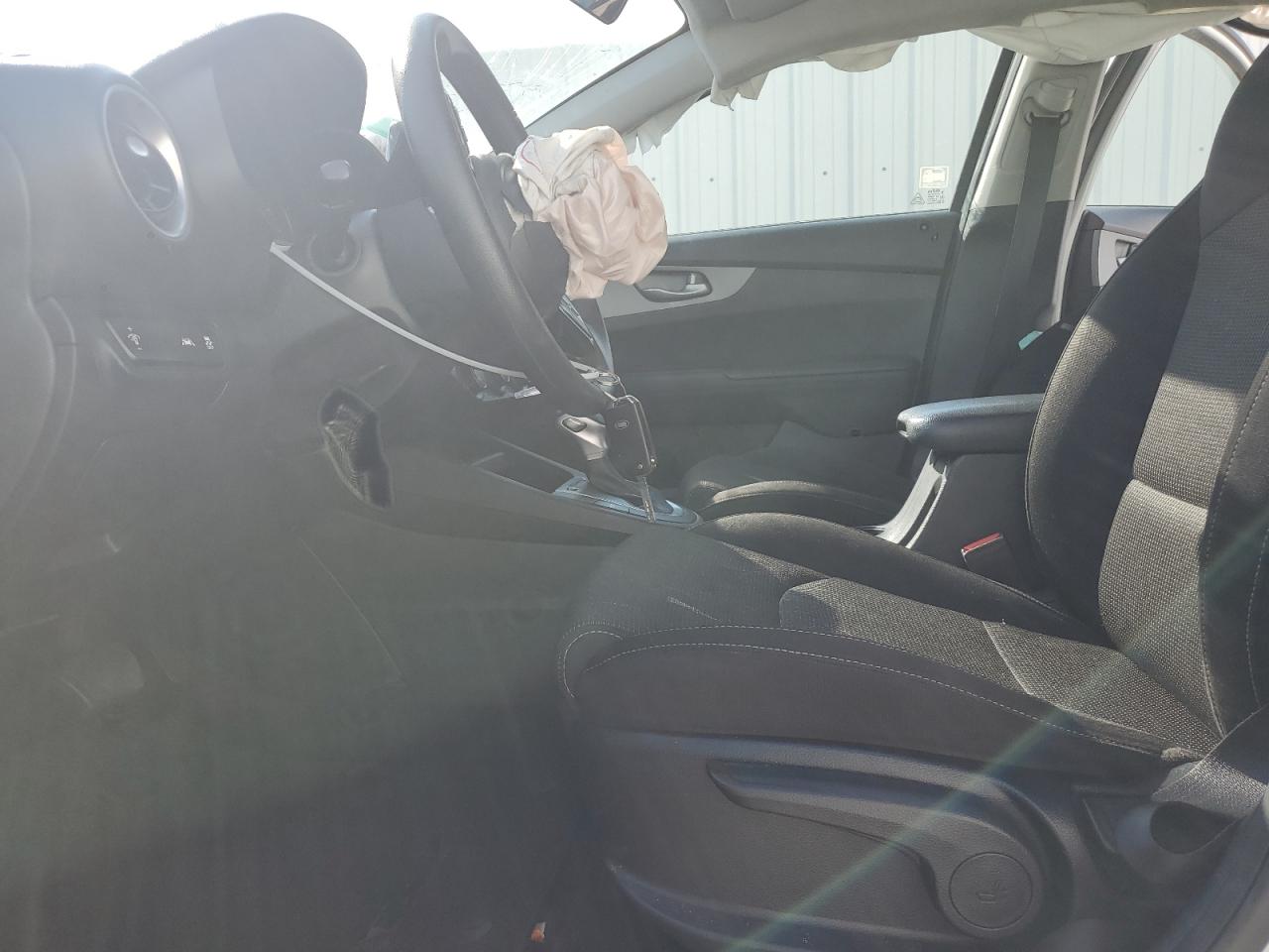2021 Kia Forte - Image 7