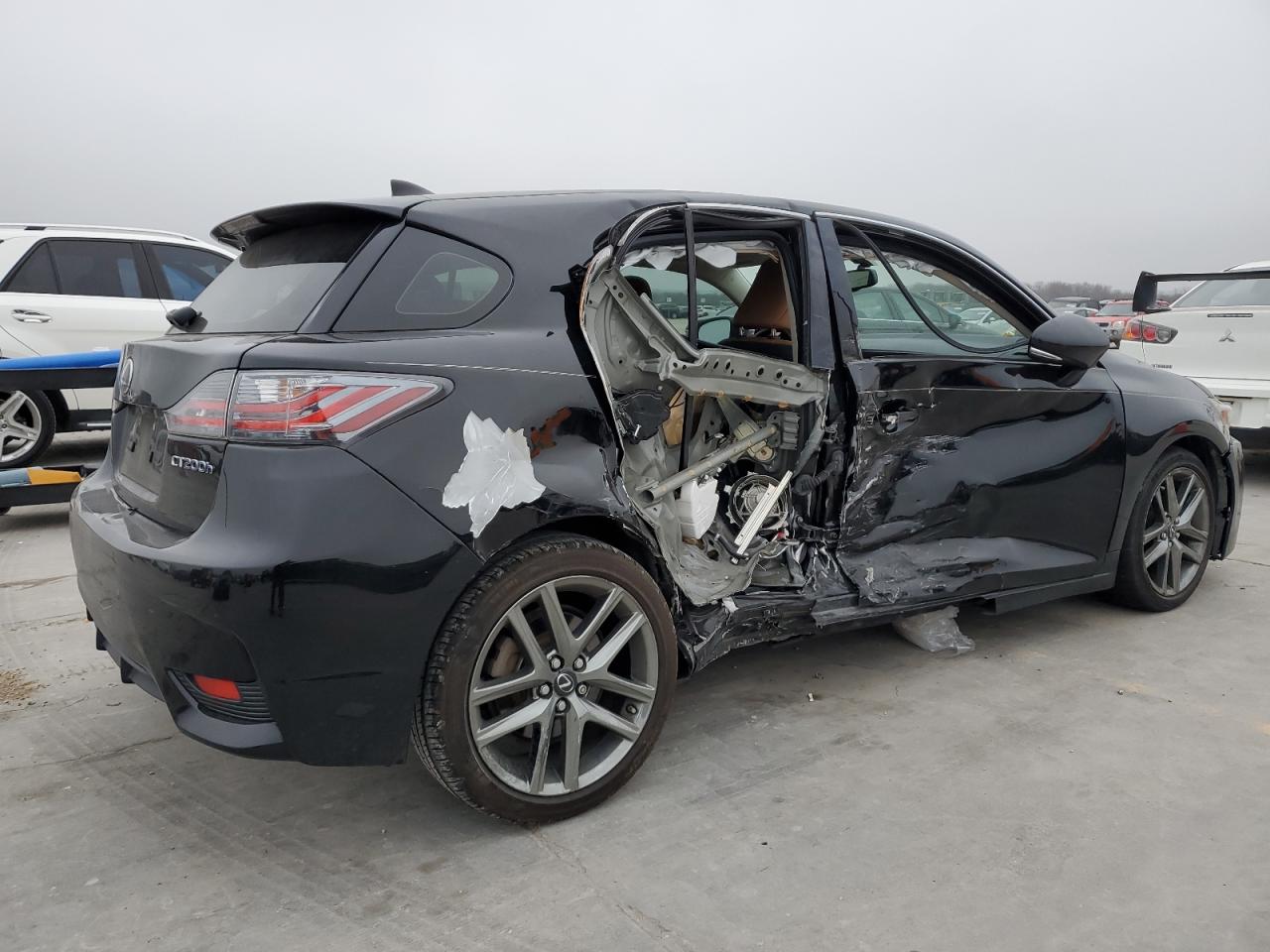 2016 Lexus CT - Image 3