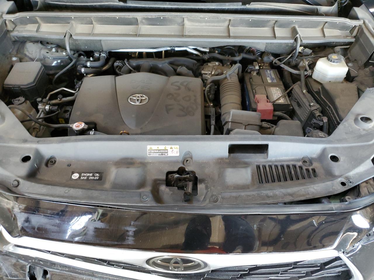 2020 Toyota Highlander - Image 13
