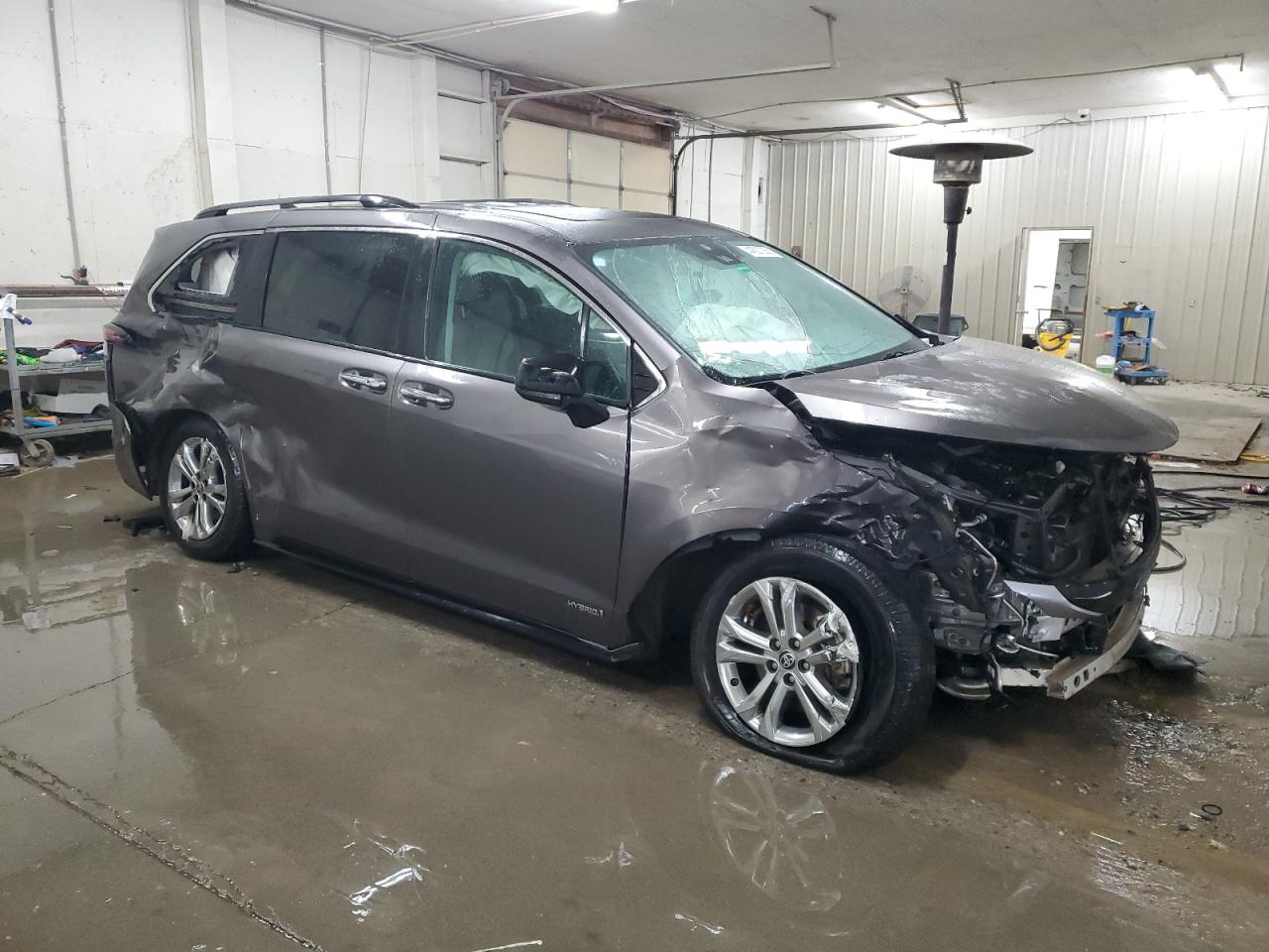 2021 Toyota Sienna - Image 4