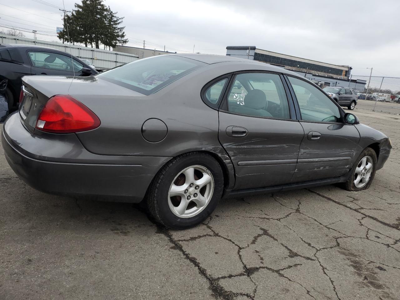 2003 Ford Taurus - Image 3