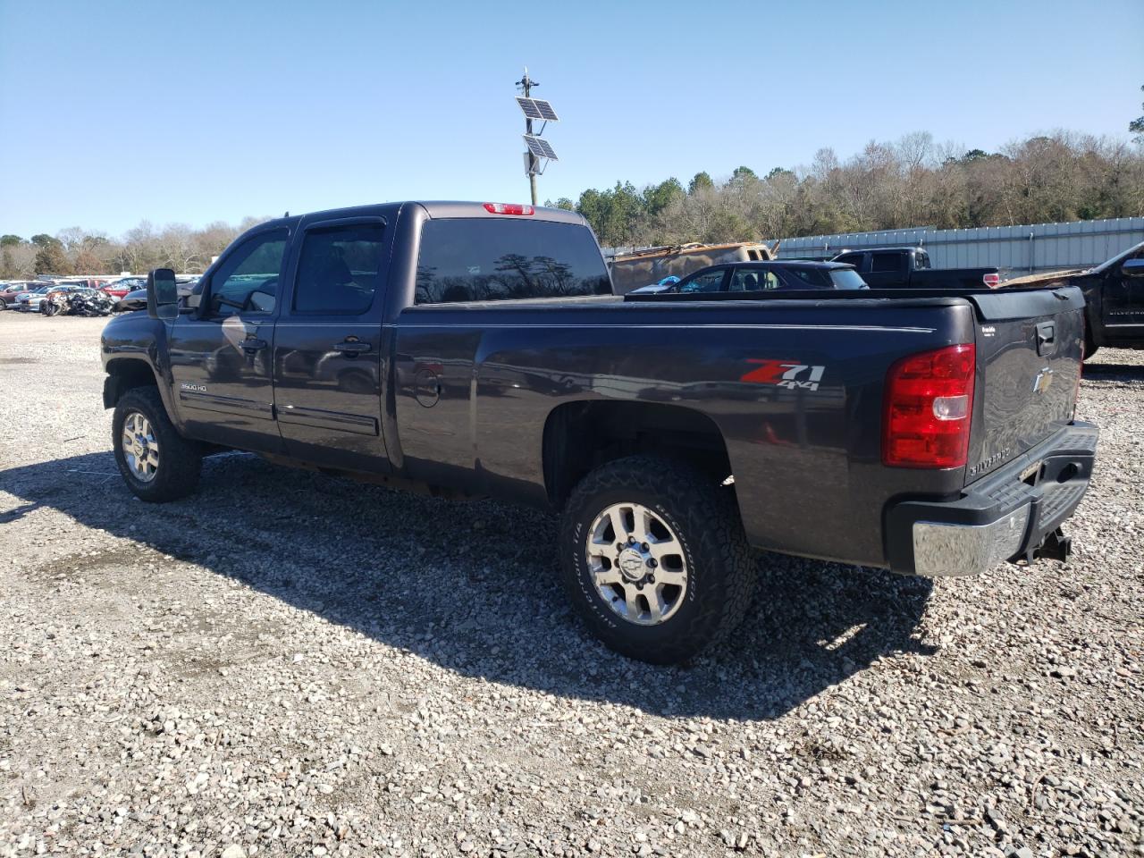 2011 Chevrolet Silverado - Image 2